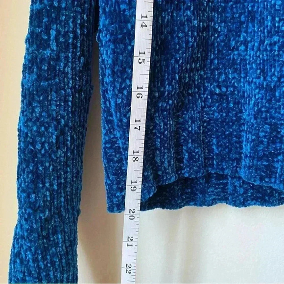 DKNY Chenille Sweater, XS (Fits Like S), Blue & Black, Cozy Christmas - Picture 9 of 12